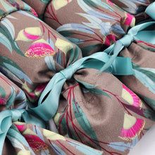 Load image into Gallery viewer, Rosea Operculum (Reusable Christmas Crackers)