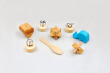 Load image into Gallery viewer, The Eco-Friendly Tartan Box