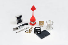 Load image into Gallery viewer, Luxury, Christmas Snowfall, Ultra High Quality, Handmade Bon Bon - Box of 8 | Bonbon Crackers
